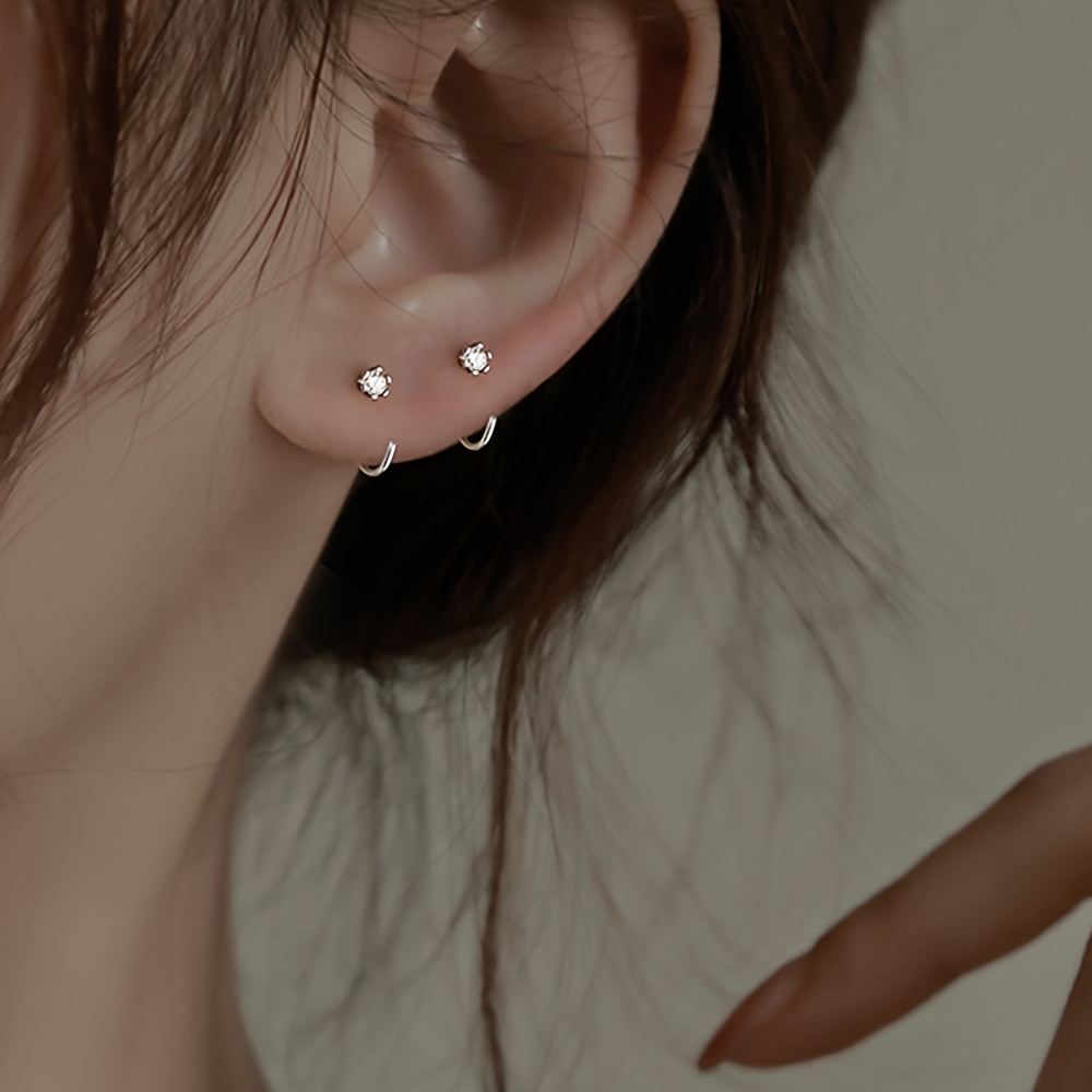 Cute Small Synthetic Zirconia Inlaid Women's Stud Earrings
